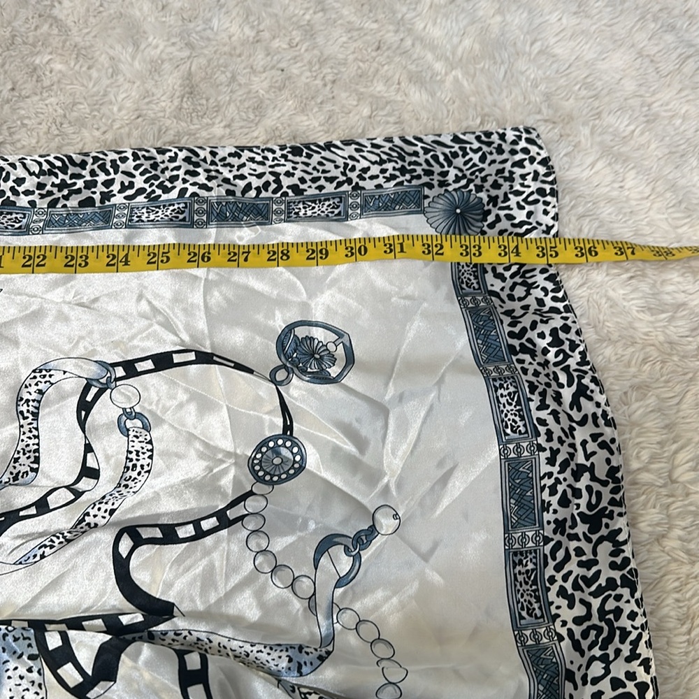 Woman Neckerchief Large Square Head Hair Neck Scarf Ladies Wraps Headdress - Picture 3 of 5